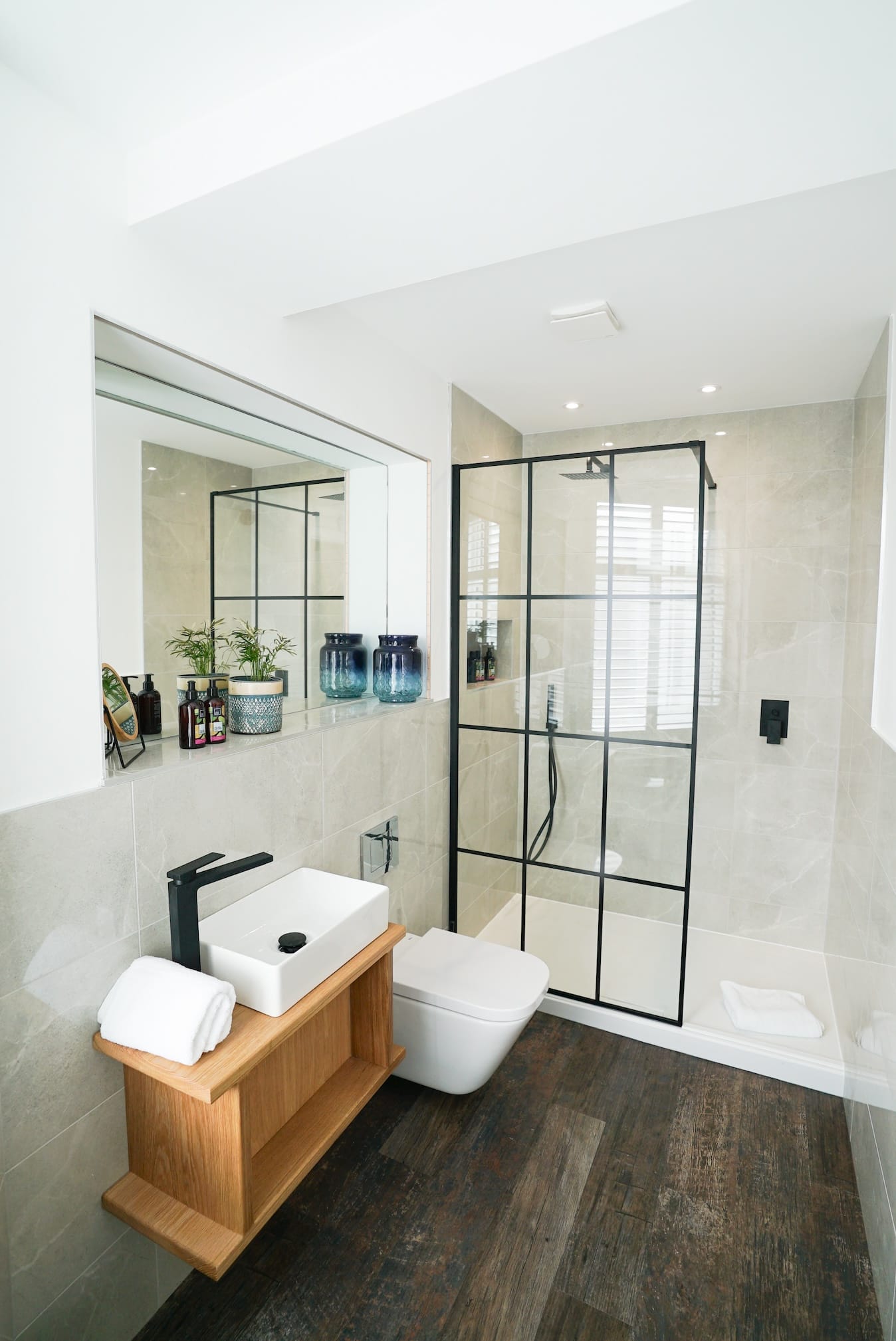 Sgwar Dre Super King Room Bathroom