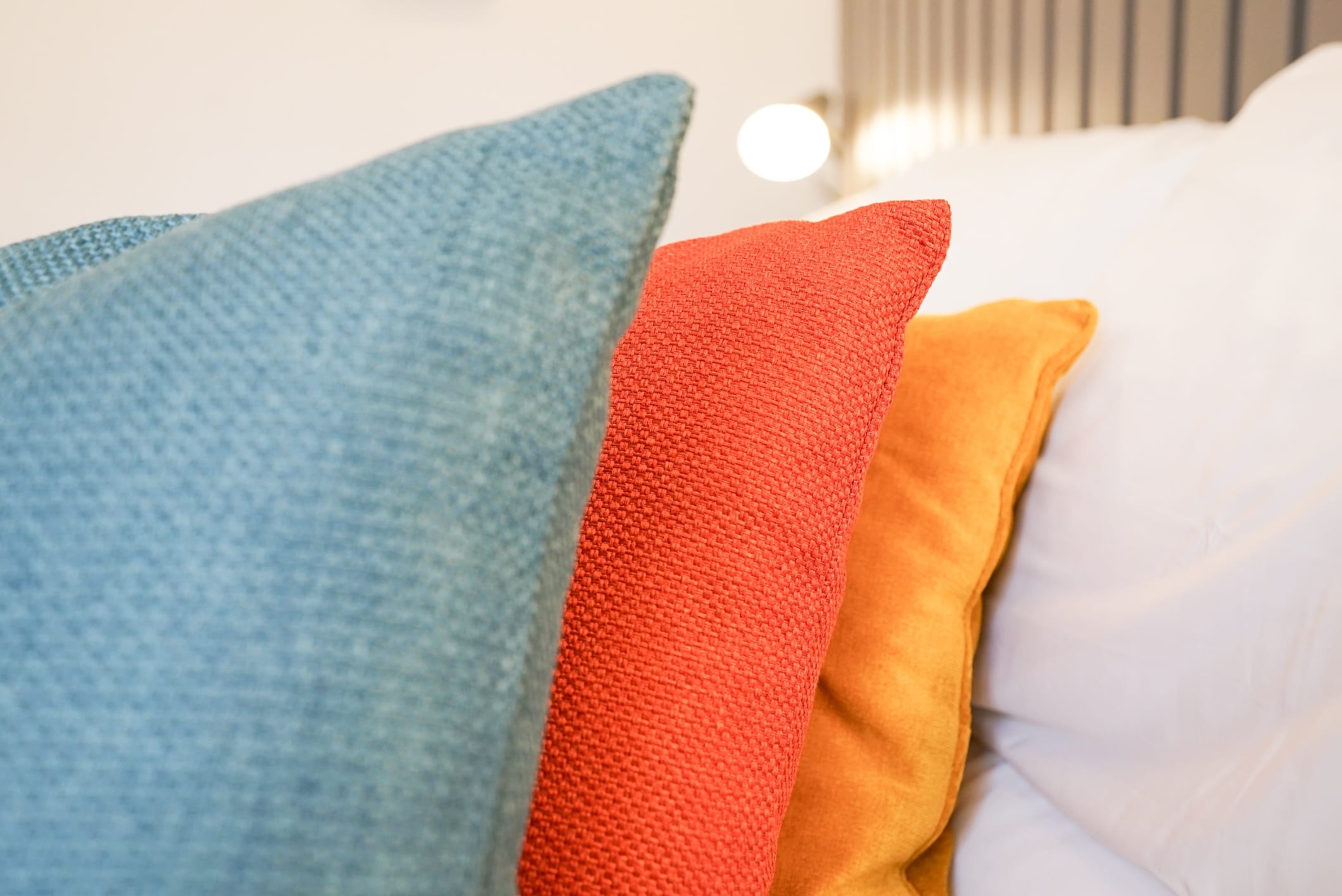 Sgwar Mon Super King Room Cushions